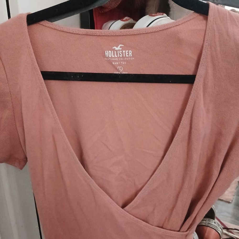 Women's Hollister Pink Baby Tee Standard L